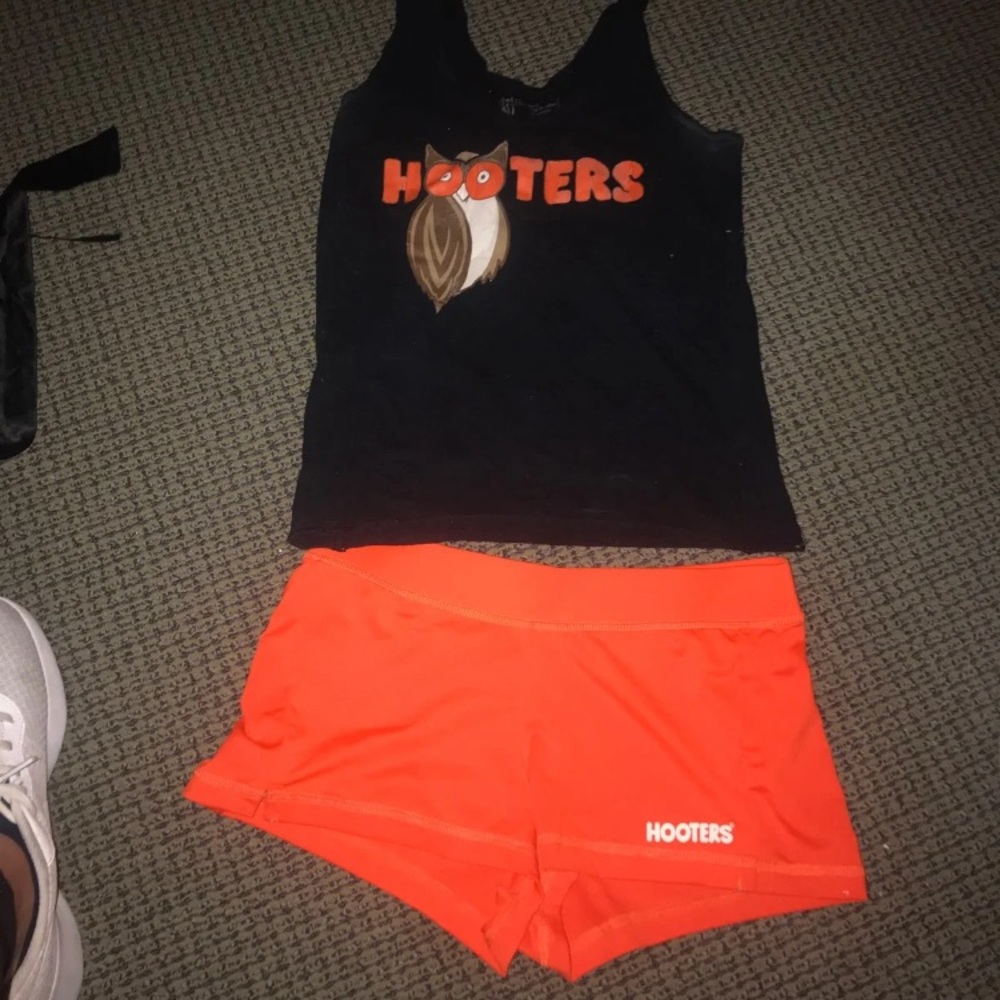 Hooters uniform